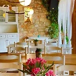 Frühstückspension Rida Village Island 4*